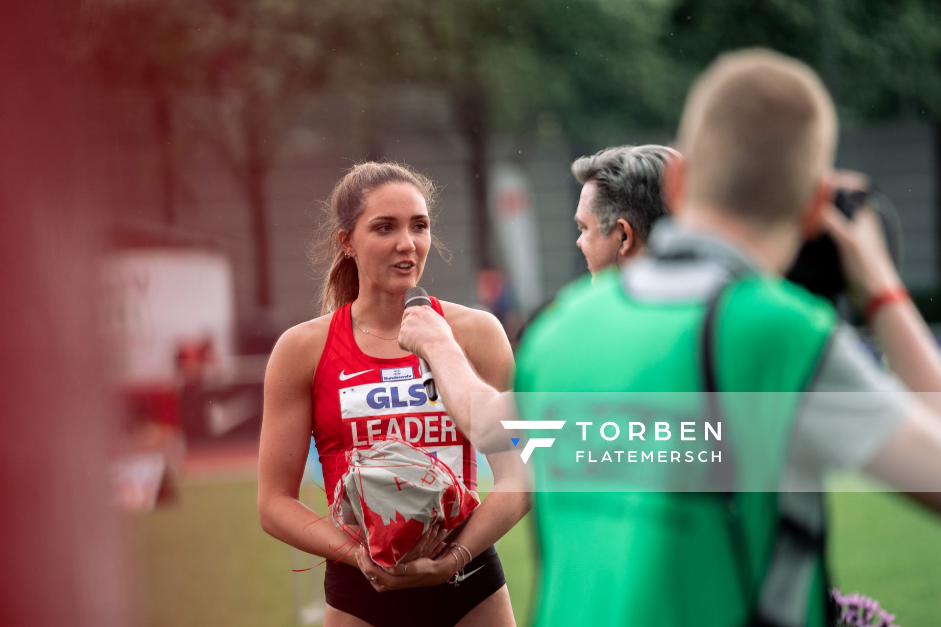 Fuehrende nach den ersten vier Disziplinen: Sophie Weißenberg (TSV Bayer 04 Leverkusen) im Interview am 07.05.2022 beim Stadtwerke Ratingen Mehrkampf-Meeting 2022 in Ratingen